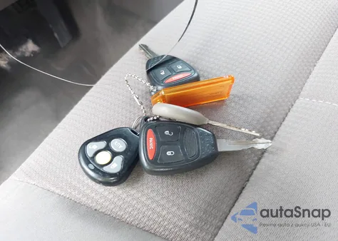 2005 Dodge Dakota Slt z USA, uszkodzony, nr VIN 1D7HE42N55S273389